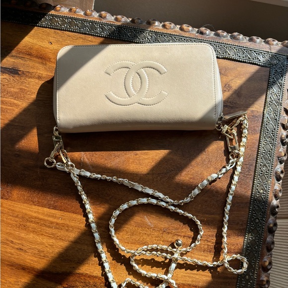 CHANEL Handbags - Chanel wallet and Crossbody Purse